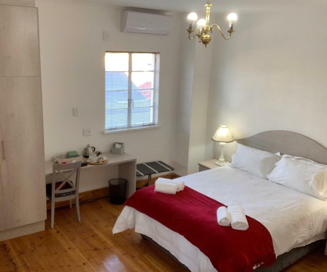 Savoy Hotel Beaufort-West Бофорт-Уэст Экстерьер фото